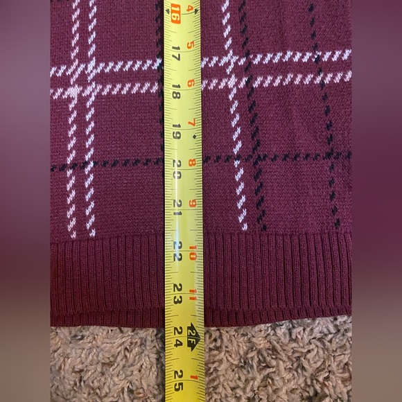 Croft & Barrow Women’s Sweater Window Pane Dark Red Burgundy Size Medium - Picture 6 of 6